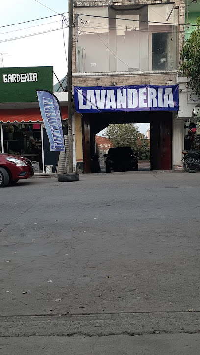 Lavandería Bling, Bling. lavandería